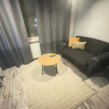 Zlata By Canas V Srdci Mesta, Len Par Krokov Od Hlavneho Namestia Rimavská Sobota