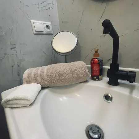 Apartmán Zlata By Canas V Srdci Mesta, Len Par Krokov Od Hlavneho Namestia