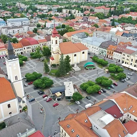 Zlata By Canas V Srdci Mesta, Len Par Krokov Od Hlavneho Namestia * Rimavska Sobota