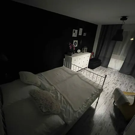 Apartmán Zlata By Canas V Srdci Mesta, Len Par Krokov Od Hlavneho Namestia Rimavská Sobota